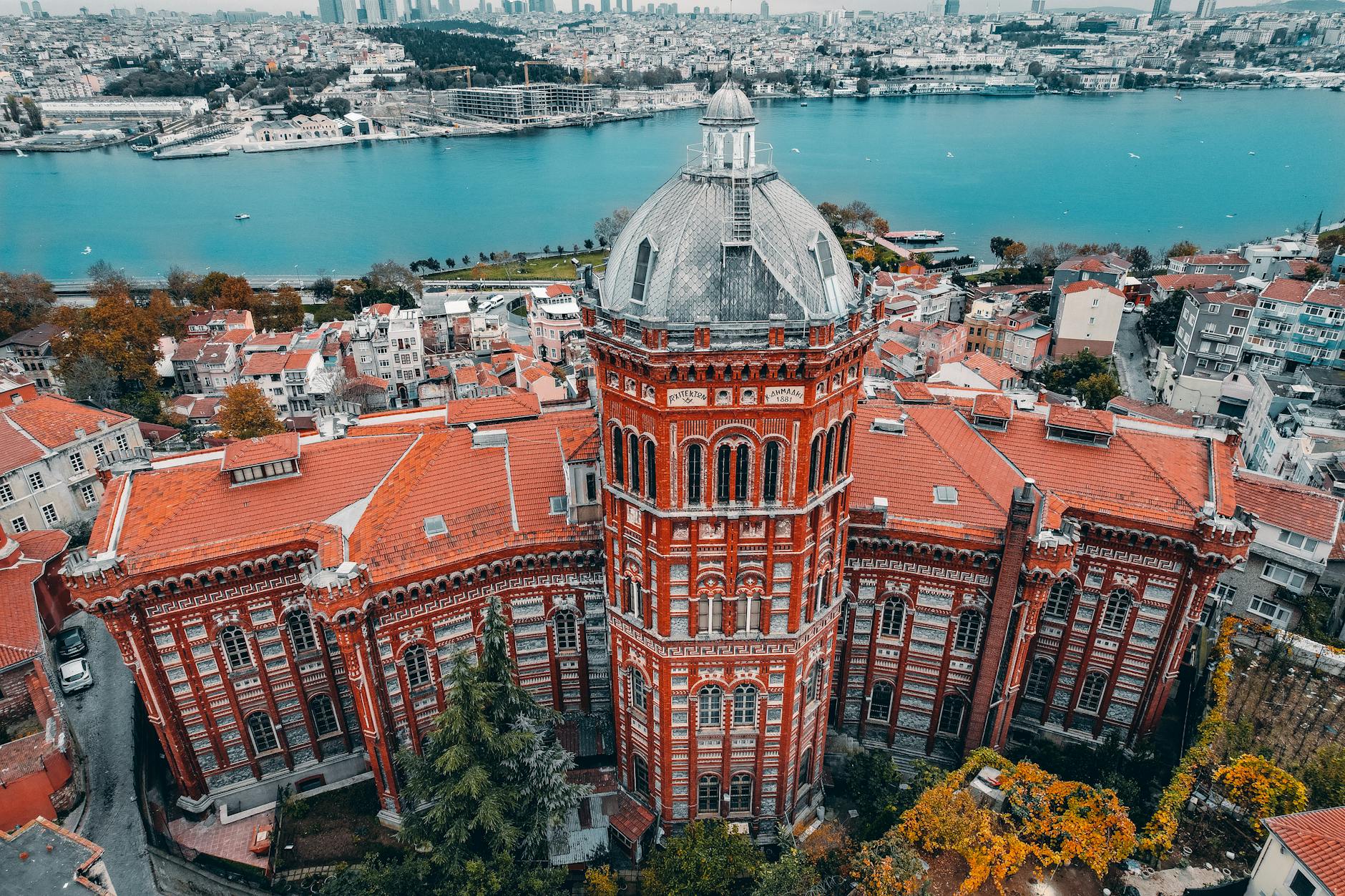 무지개빛 골목의 속삭임: 발라트와 페네르에서 만나는 이스탄불의 진짜 시간