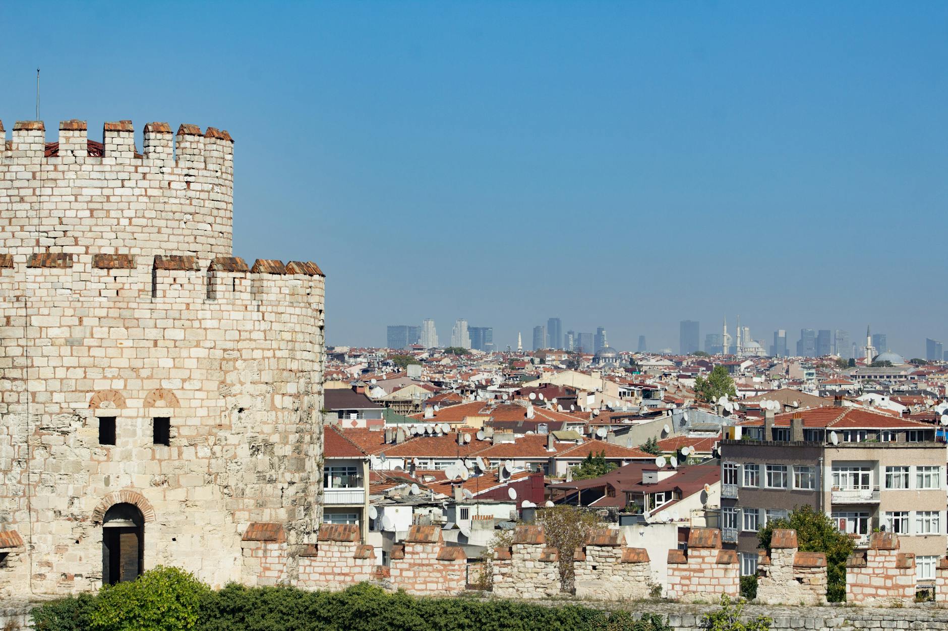 테오도시우스 성벽을 따라 걷는 에디르네카프 산책로와 미흐리마 술탄 자미 방문법