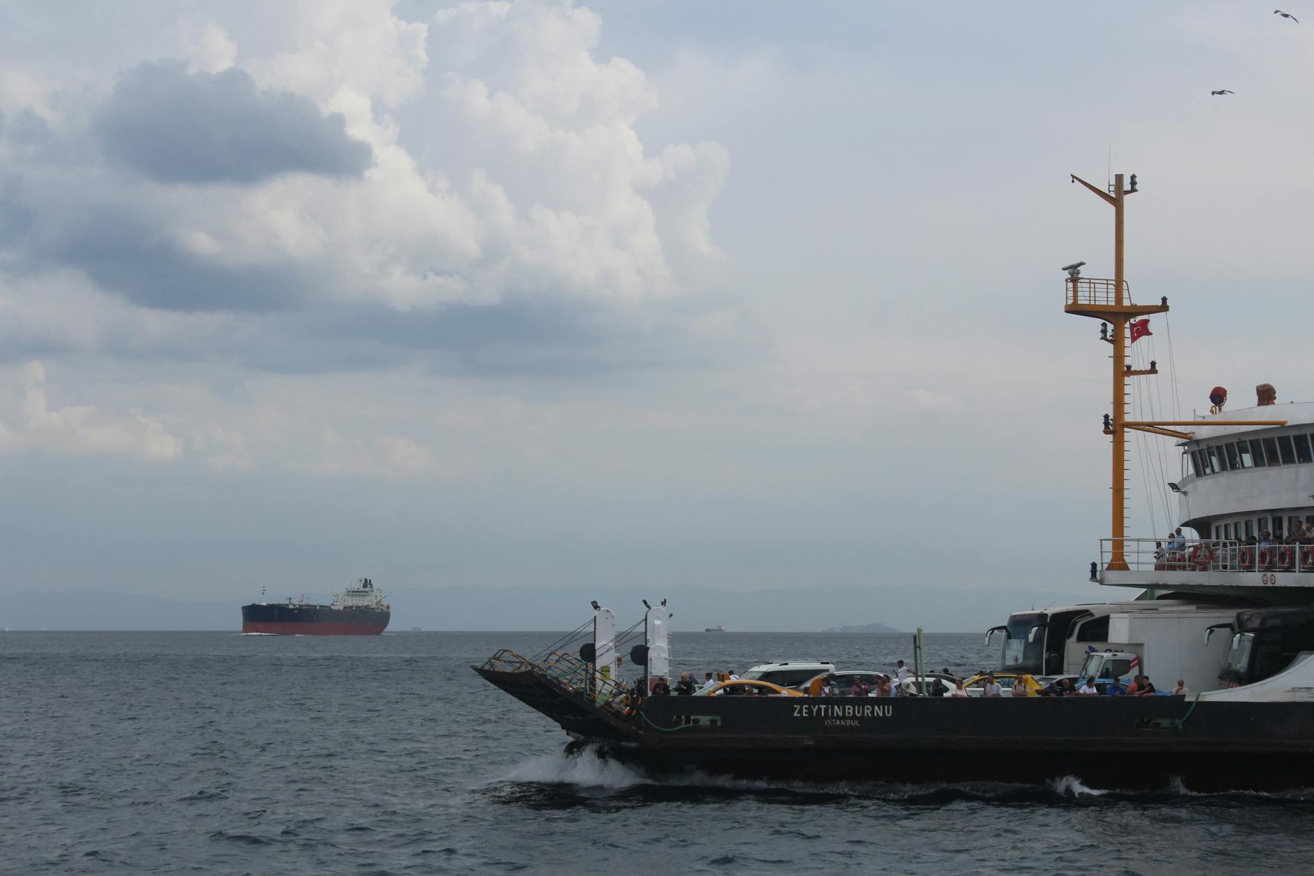 예니카피 메블레비하네와 테오도시우스 성벽을 잇는 제이틴부르누 역사 산책 경로와 관람 팁